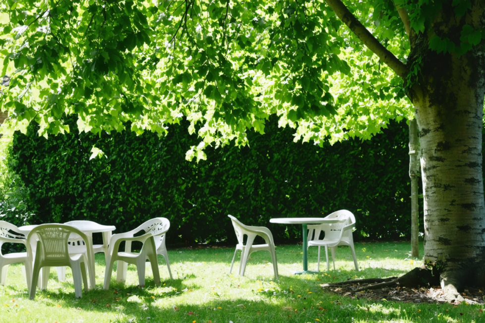 découvrez nos astuces indispensables pour prolonger la durabilité de votre mobilier de jardin en plastique et profiter d'un espace extérieur toujours élégant et confortable.