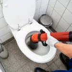Débouchage sanitaire à Lausanne : de l'évier au WC, les bonnes techniques
