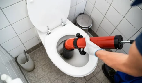 Débouchage sanitaire à Lausanne : de l'évier au WC, les bonnes techniques