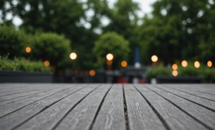 Comment redonner tout son éclat à une terrasse en bois gris et noirci ?