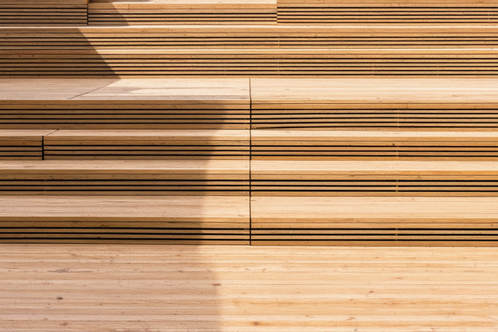 découvrez comment identifier et corriger les déformations ou soulèvements des lames de terrasse en bois pour préserver la beauté et la durabilité de votre extérieur.