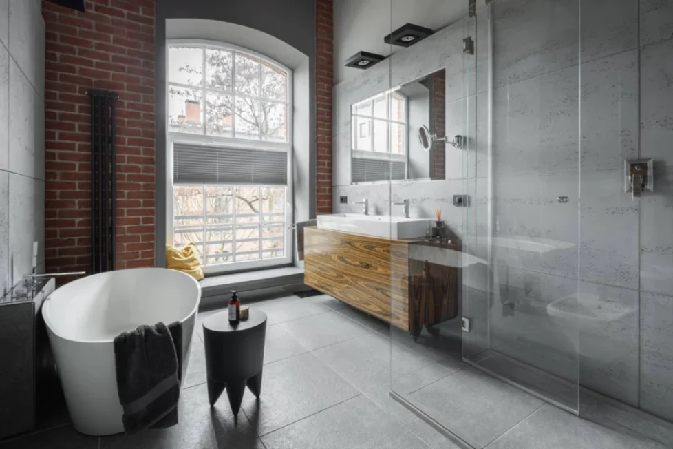 Carrelage moderne dans la salle de bain : alliez design et praticité