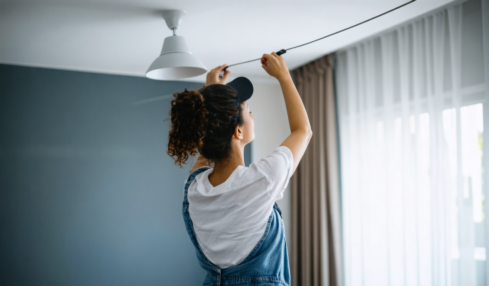 découvrez comment allonger le câble d’une suspension trop basse en toute sécurité, en respectant les normes en vigueur pour garantir un éclairage adapté et sécurisé dans votre intérieur.