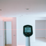 découvrez tout ce qu'il faut savoir sur la hauteur sous plafond : normes légales, régulations en vigueur et conseils pratiques pour aménager vos espaces avec confort et conformité.