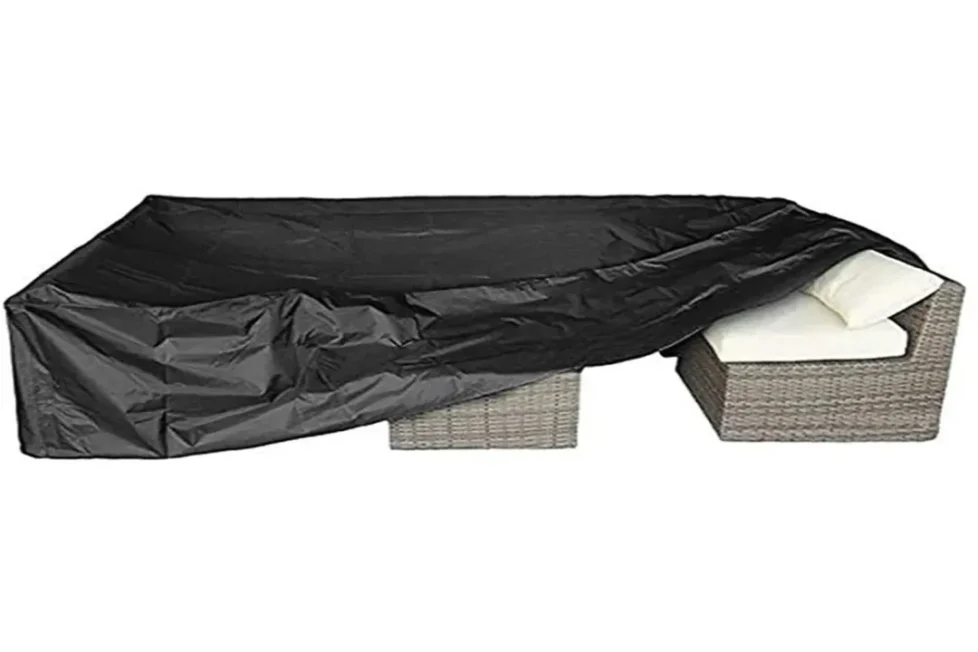 Comment protéger efficacement sa table de jardin toute l’année